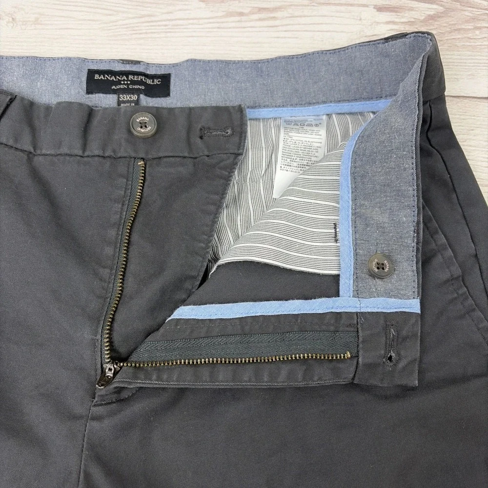Banana Republic Men's 33x30 Charcoal Gray Aiden Chino Straight Pant Excellent